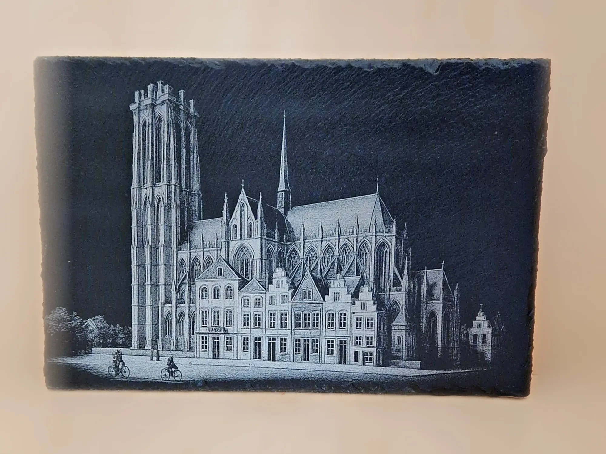 Gegraveerde geschenken — beeld 1