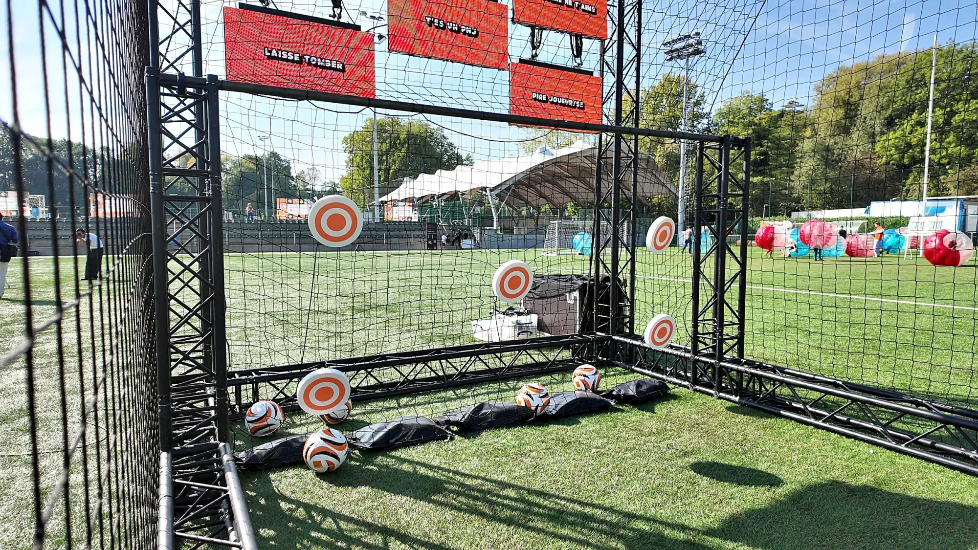 Doelwitten voor een voetbalkooi — beeld 1